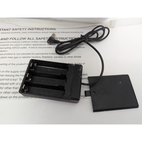 Lemax Spooky Town "Zelda's Witch & Wizard Supply" Porcelain Lighted House - Picture 6 of 6